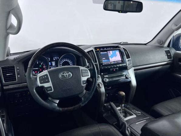 Toyota Land Cruiser 200 Series Рестайлинг 1 с пробегом 2013 года, цена 2 999 000 рублей, 350700 км, внедорожник, Автокод Объявления