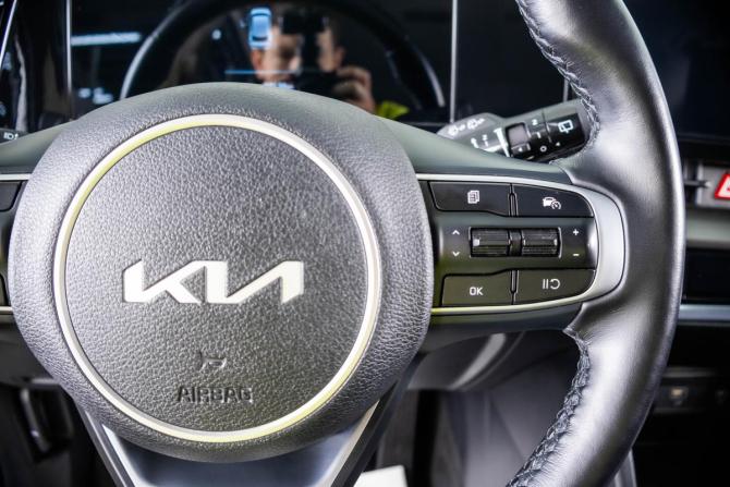 Kia Sportage V с пробегом 2022 года, цена 3 359 000 рублей, 82836 км, внедорожник, Автокод Объявления