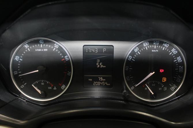 Skoda Octavia II (A5) Рестайлинг с пробегом 2013 года, цена 829 000 рублей, 208439 км, лифтбек, Автокод Объявления