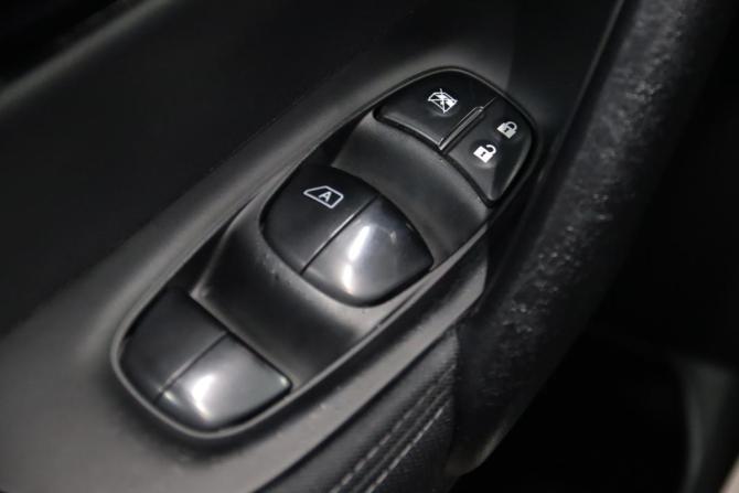 Nissan Qashqai II с пробегом 2015 года, цена 1 095 950 рублей, 174762 км, внедорожник, Автокод Объявления
