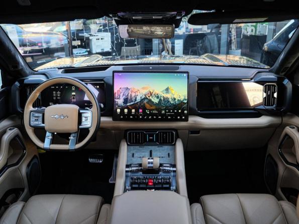 BYD FangChengBao Leopard 8 с пробегом 2024 года, цена 6 500 000 рублей, 36800 км, внедорожник, Автокод Объявления