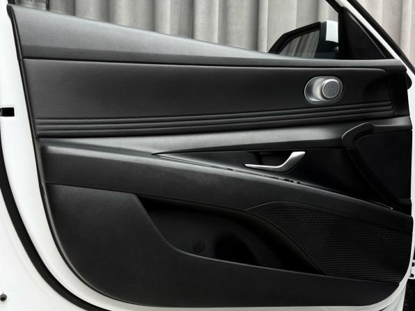 Hyundai Elantra VII (CN7) с пробегом 2022 года, цена 2 049 000 рублей, 56000 км, седан, Автокод Объявления