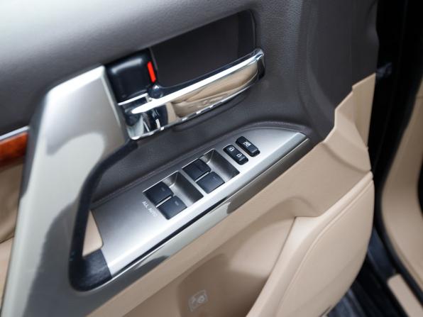 Toyota Land Cruiser 200 Series Рестайлинг 1 с пробегом 2012 года, цена 2 880 000 рублей, 163976 км, внедорожник, Автокод Объявления
