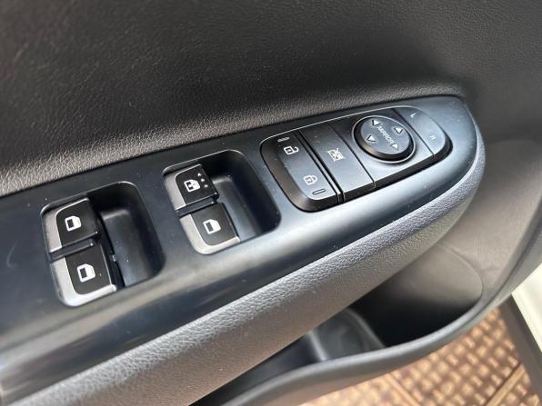 Kia Rio IV с пробегом 2018 года, цена 1 450 000 рублей, 73743 км, хэтчбек, Автокод Объявления
