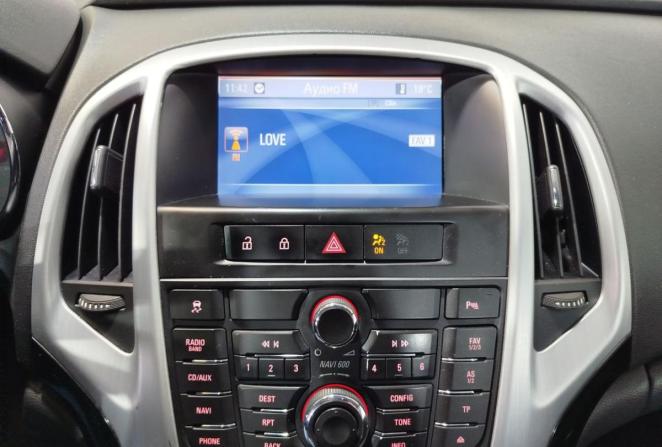 Opel Astra J Рестайлинг с пробегом 2012 года, цена 840 000 рублей, 260103 км, хэтчбек, Автокод Объявления