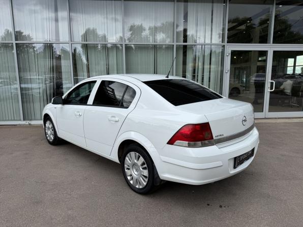 Opel Astra H Рестайлинг с пробегом 2012 года, цена 615 000 рублей, 220000 км, седан, Автокод Объявления