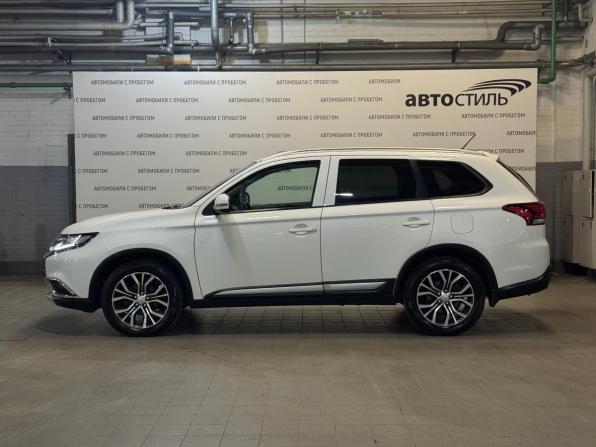 Mitsubishi Outlander III Рестайлинг 2 с пробегом 2015 года, цена 1 699 000 рублей, 135000 км, внедорожник, Автокод Объявления