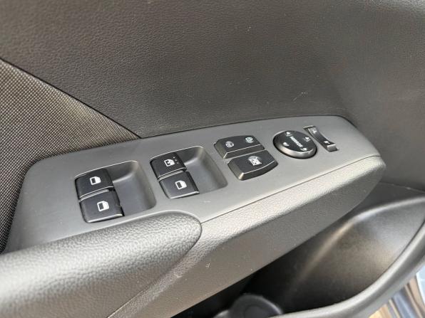 Hyundai Solaris II с пробегом 2019 года, цена 1 280 000 рублей, 127000 км, седан, Автокод Объявления