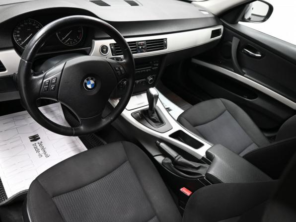 BMW 3 серии V (E90/E91/E92/E93) Рестайлинг с пробегом 2009 года, цена 1 050 000 рублей, 220123 км, седан, Автокод Объявления