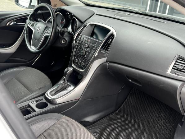 Opel Astra J с пробегом 2012 года, цена 597 000 рублей, 160500 км, хэтчбек, Автокод Объявления