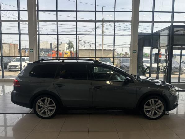 Volkswagen Passat B7 с пробегом 2013 года, цена 1 099 000 рублей, 235723 км, универсал, Автокод Объявления