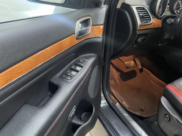 Jeep Grand Cherokee IV (WK2) с пробегом 2011 года, цена 1 435 000 рублей, 264000 км, внедорожник, Автокод Объявления