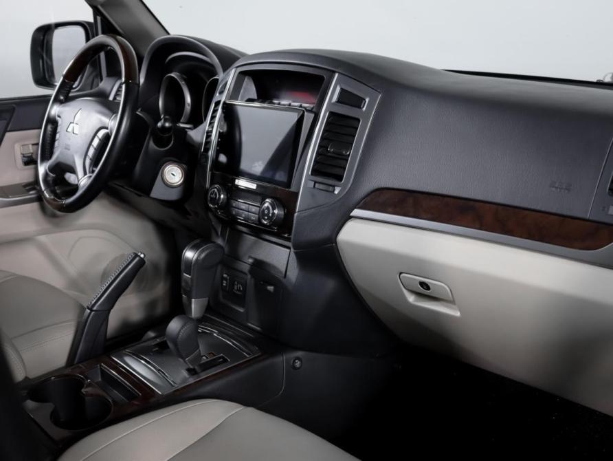 Mitsubishi Pajero IV Рестайлинг 2 Москва  - изображение 9