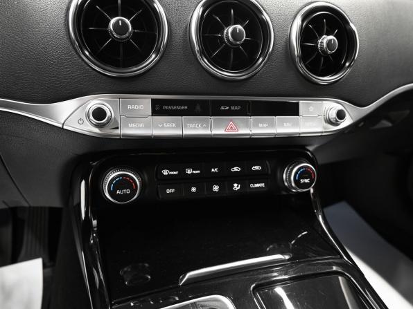 Kia Stinger I с пробегом 2019 года, цена 2 345 000 рублей, 177554 км, лифтбек, Автокод Объявления