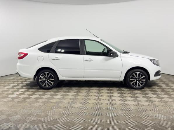 Lada (ВАЗ) Granta I Рестайлинг с пробегом 2024 года, цена 899 900 рублей, 37820 км, лифтбек, Автокод Объявления
