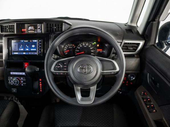 Toyota Roomy I Рестайлинг с пробегом 2021 года, цена 1 055 000 рублей, 47000 км, микровэн, Автокод Объявления