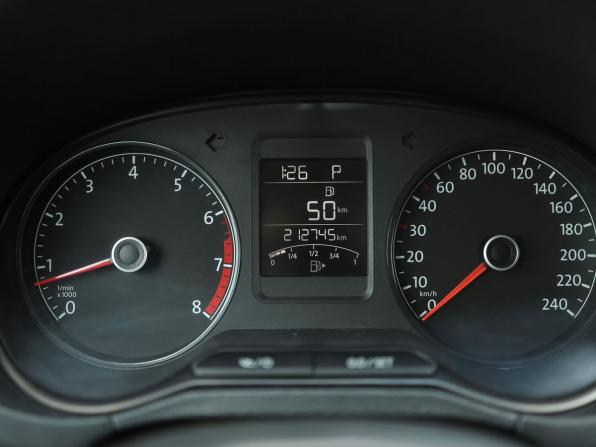 Volkswagen Polo V Рестайлинг с пробегом 2016 года, цена 899 000 рублей, 212725 км, седан, Автокод Объявления