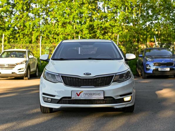 Kia Rio III Рестайлинг с пробегом 2017 года, цена 1 040 000 рублей, 124359 км, седан, Автокод Объявления