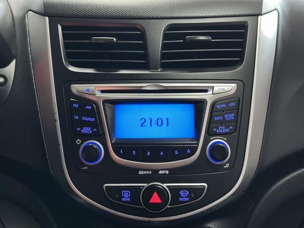 Hyundai Solaris I с пробегом 2013 года, цена 699 000 рублей, 172356 км, седан, Автокод Объявления
