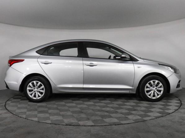 Hyundai Solaris II с пробегом 2017 года, цена 1 020 000 рублей, 168155 км, седан, Автокод Объявления