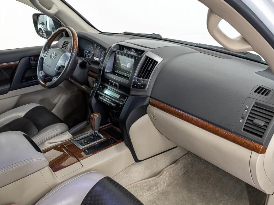 Toyota Land Cruiser 200 Series Рестайлинг 1 Москва  - изображение 13