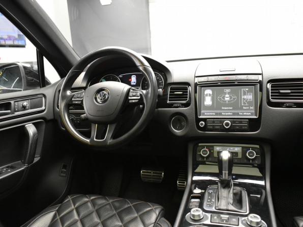 Volkswagen Touareg II Рестайлинг с пробегом 2017 года, цена 3 497 000 рублей, 184652 км, внедорожник, Автокод Объявления