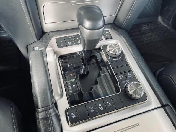 Toyota Land Cruiser 200 Series Рестайлинг 2 с пробегом 2020 года, цена 7 450 000 рублей, 153717 км, внедорожник, Автокод Объявления