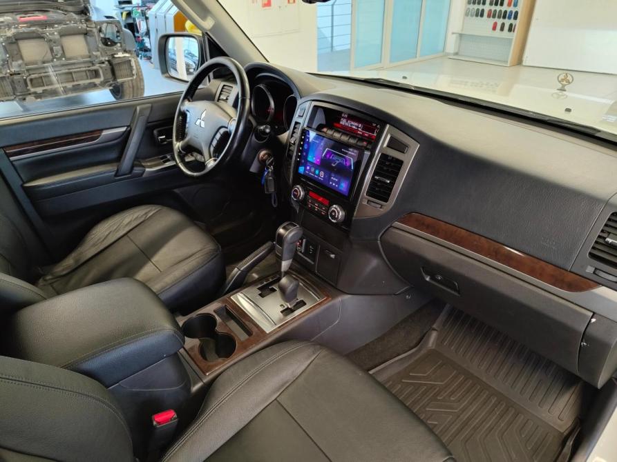 Mitsubishi Pajero IV Рестайлинг 2 Санкт-Петербург  - изображение 7