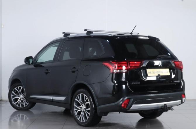 Mitsubishi Outlander III Рестайлинг 2 с пробегом 2016 года, цена 1 659 000 рублей, 214000 км, внедорожник, Автокод Объявления
