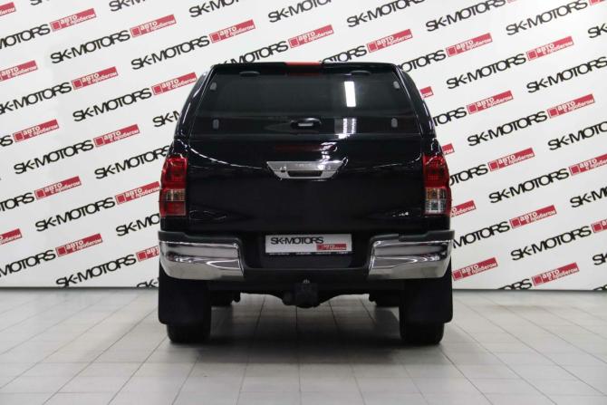 Toyota Hilux VIII с пробегом 2017 года, цена 3 030 350 рублей, 258942 км, пикап, Автокод Объявления