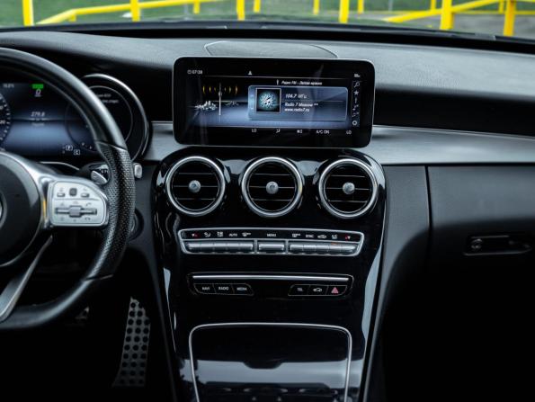 Mercedes-Benz C-Класс IV (W205) Рестайлинг с пробегом 2019 года, цена 3 249 000 рублей, 76700 км, седан, Автокод Объявления