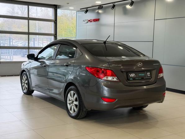 Hyundai Solaris I с пробегом 2013 года, цена 857 000 рублей, 193611 км, седан, Автокод Объявления