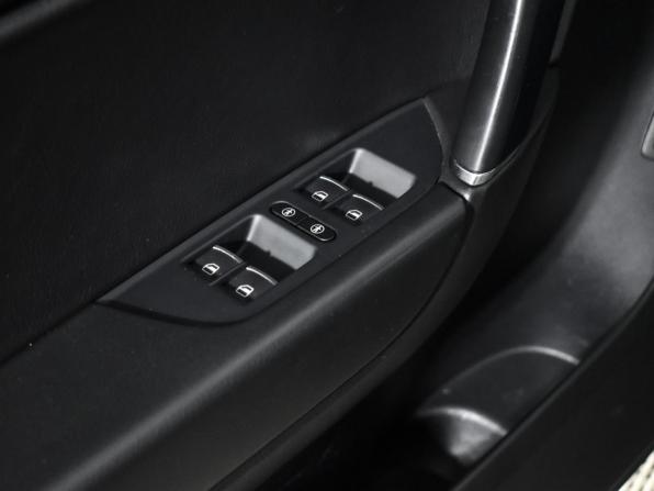 Volkswagen Touareg II Рестайлинг с пробегом 2015 года, цена 2 279 000 рублей, 238396 км, внедорожник, Автокод Объявления