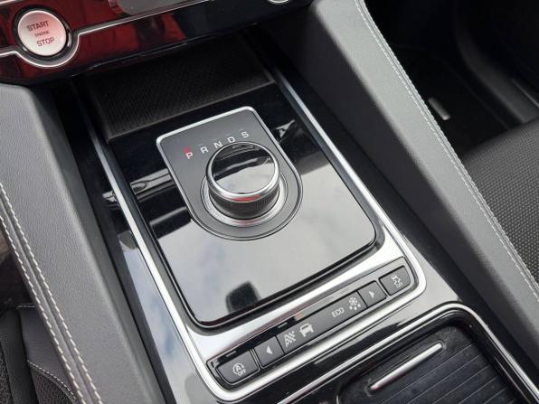 Jaguar F-Pace I с пробегом 2019 года, цена 2 765 000 рублей, 110000 км, внедорожник, Автокод Объявления