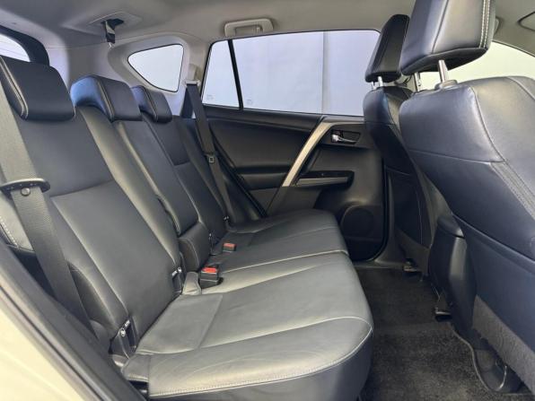 Toyota RAV4 IV (XA40) Рестайлинг с пробегом 2017 года, цена 2 330 000 рублей, 181431 км, внедорожник, Автокод Объявления