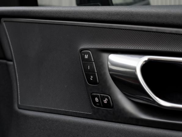 Volvo XC60 II с пробегом 2018 года, цена 3 200 000 рублей, 179572 км, внедорожник, Автокод Объявления