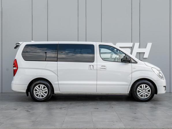 Hyundai Grand Starex I Рестайлинг с пробегом 2016 года, цена 2 940 000 рублей, 212273 км, минивэн, Автокод Объявления
