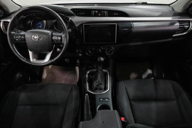 Toyota Hilux VIII с пробегом 2016 года, цена 2 919 000 рублей, 220000 км, offers.body_type.unknown, Автокод Объявления