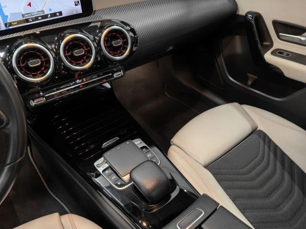 Mercedes-Benz A-Класс IV (W177) с пробегом 2019 года, цена 1 980 000 рублей, 100890 км, седан, Автокод Объявления