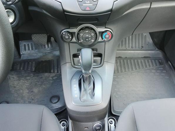 Ford Fiesta Mk6 Рестайлинг с пробегом 2019 года, цена 1 250 000 рублей, 75140 км, хэтчбек, Автокод Объявления