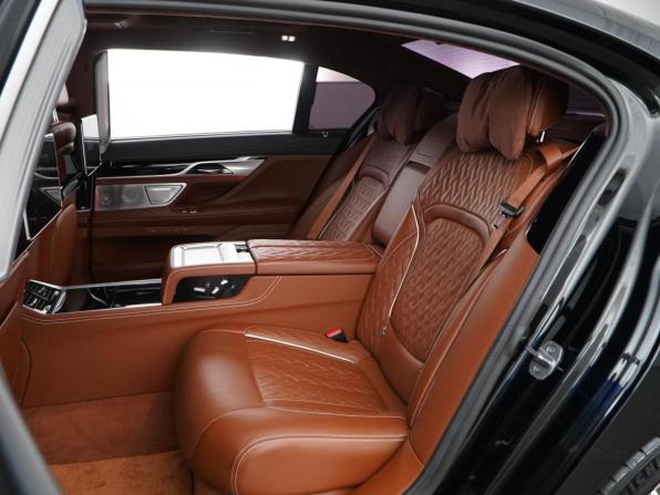 BMW 7 серии VI (G11/G12) Рестайлинг с пробегом 2019 года, цена 6 340 055 рублей, 114822 км, седан, Автокод Объявления