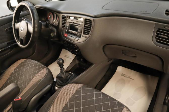 Kia Rio II Рестайлинг с пробегом 2011 года, цена 749 000 рублей, 123800 км, хэтчбек, Автокод Объявления