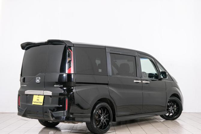 Honda Stepwgn V с пробегом 2016 года, цена 1 999 000 рублей, 89400 км, минивэн, Автокод Объявления