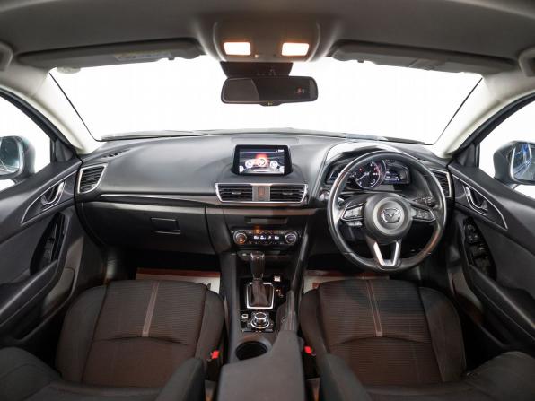 Mazda Axela III Рестайлинг с пробегом 2017 года, цена 1 370 000 рублей, 45690 км, хэтчбек, Автокод Объявления