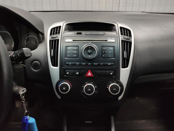 Kia Ceed I Рестайлинг с пробегом 2010 года, цена 695 000 рублей, 132931 км, хэтчбек, Автокод Объявления