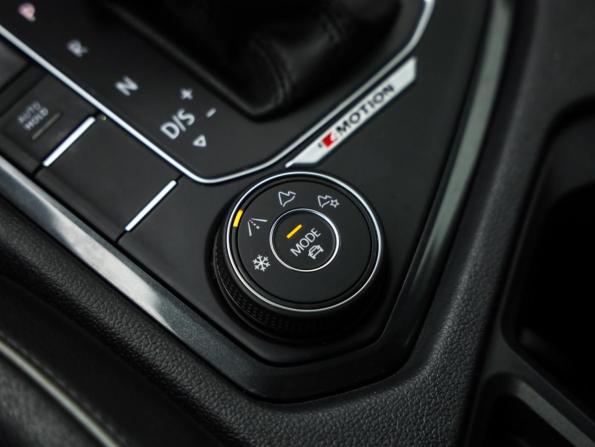 Volkswagen Tiguan II с пробегом 2018 года, цена 2 399 000 рублей, 94813 км, внедорожник, Автокод Объявления