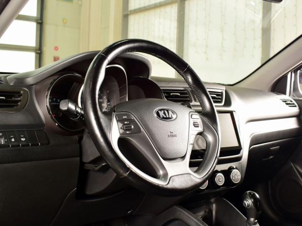 Kia Rio III Рестайлинг с пробегом 2015 года, цена 1 059 995 рублей, 72060 км, седан, Автокод Объявления