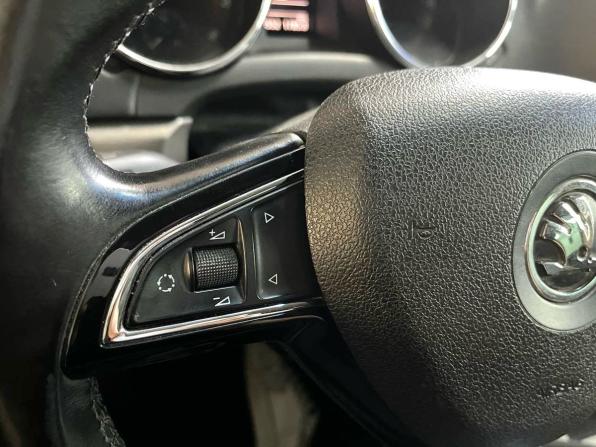 Skoda Yeti I Рестайлинг с пробегом 2015 года, цена 1 129 900 рублей, 163552 км, внедорожник, Автокод Объявления