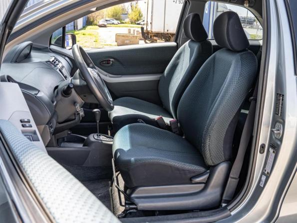 Toyota Yaris II с пробегом 2007 года, цена 630 000 рублей, 242482 км, хэтчбек, Автокод Объявления