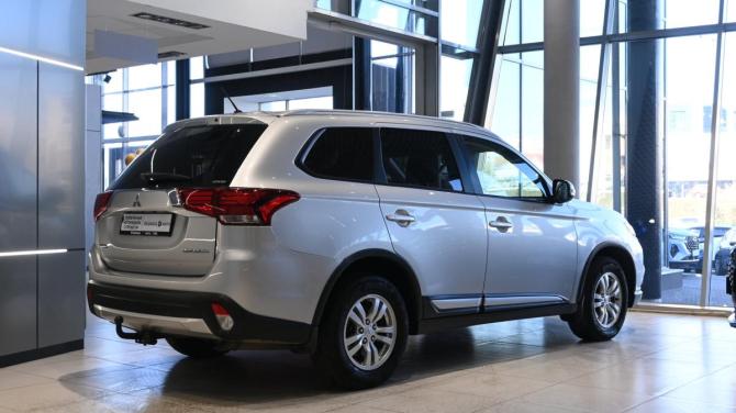 Mitsubishi Outlander III Рестайлинг 2 с пробегом 2016 года, цена 1 625 000 рублей, 136000 км, внедорожник, Автокод Объявления